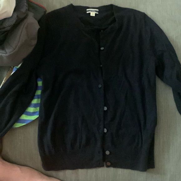 J.Crew 100% Cashmere Button Down Sweater in Black Size Medium Small Hole see pix - Picture 3 of 5